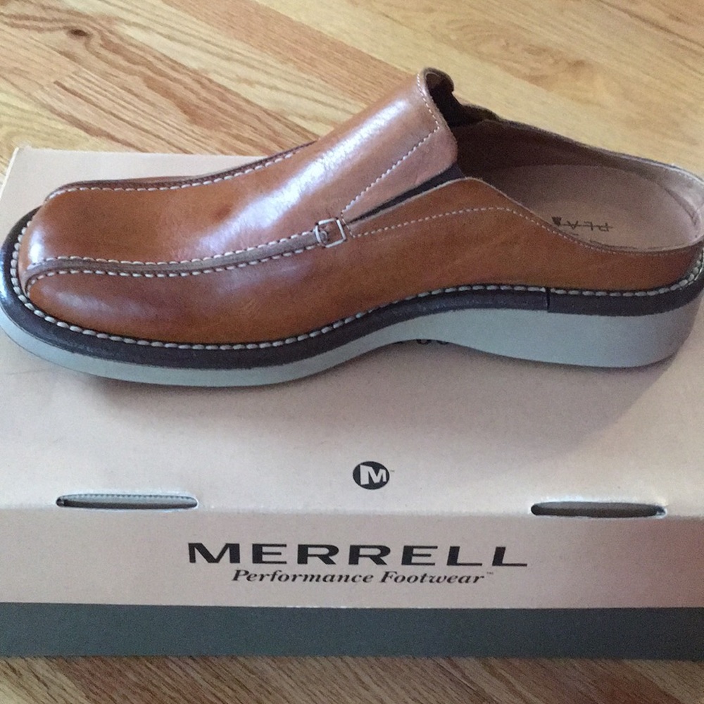 Never worn men’s tan leather slip-on shoes